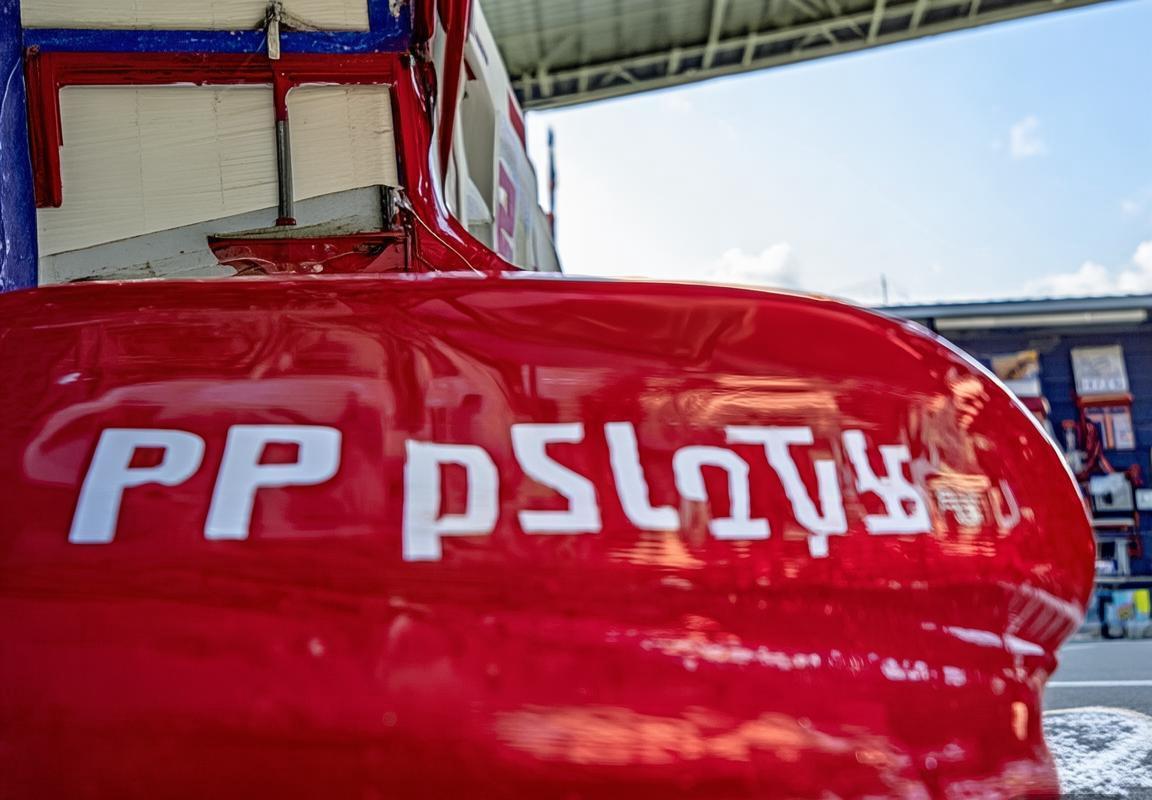 英冠联赛焦点战：牛津联主场不败迎战伊普斯维奇，争冠形势迎考验